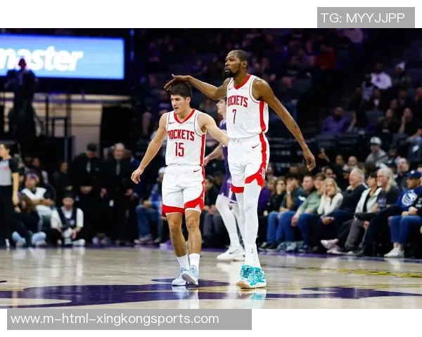 马刺险胜火箭102比100关键时刻展现团队合作与顽强斗志